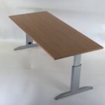 NEWFORMS AMENAGEMENTS Fabricant De Mobilier Sur Mesure En France PHOTO 4 SYSTEME L PIED REGLABLE EN HAUTEUR STANDARD